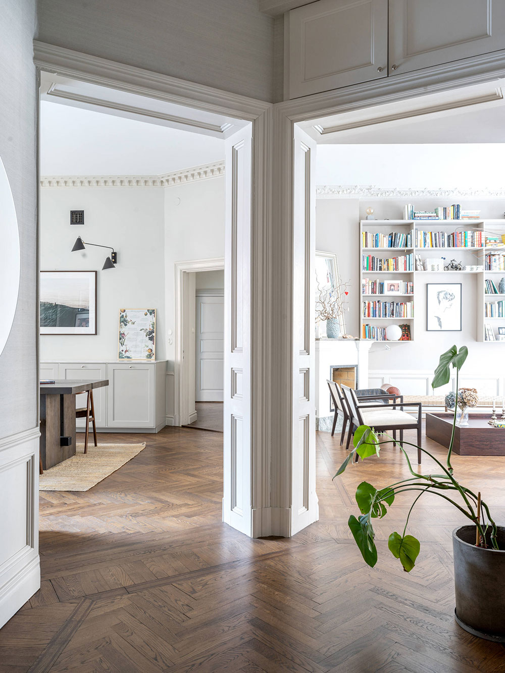 斯德哥尔摩公寓优雅图书馆设计-13