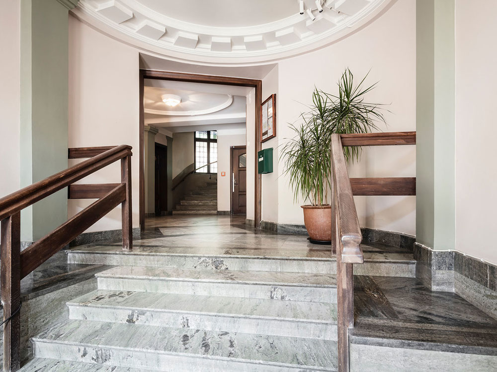 哥德堡明亮宽敞的顶层公寓设计-33