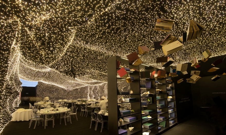 《星际穿越》餐厅 | 25 万灯泡营造浪漫星空-0