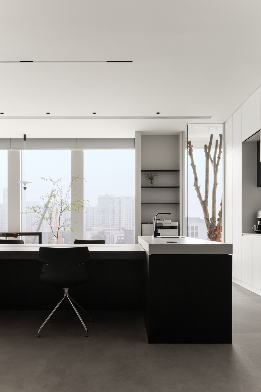 黑白之间的办公空间设计-10