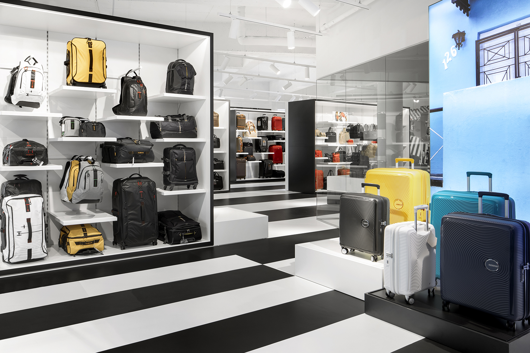 i29 打造 Samsonite 新阿姆斯特丹展厅，城市空间灵感展现多样品牌魅力-17