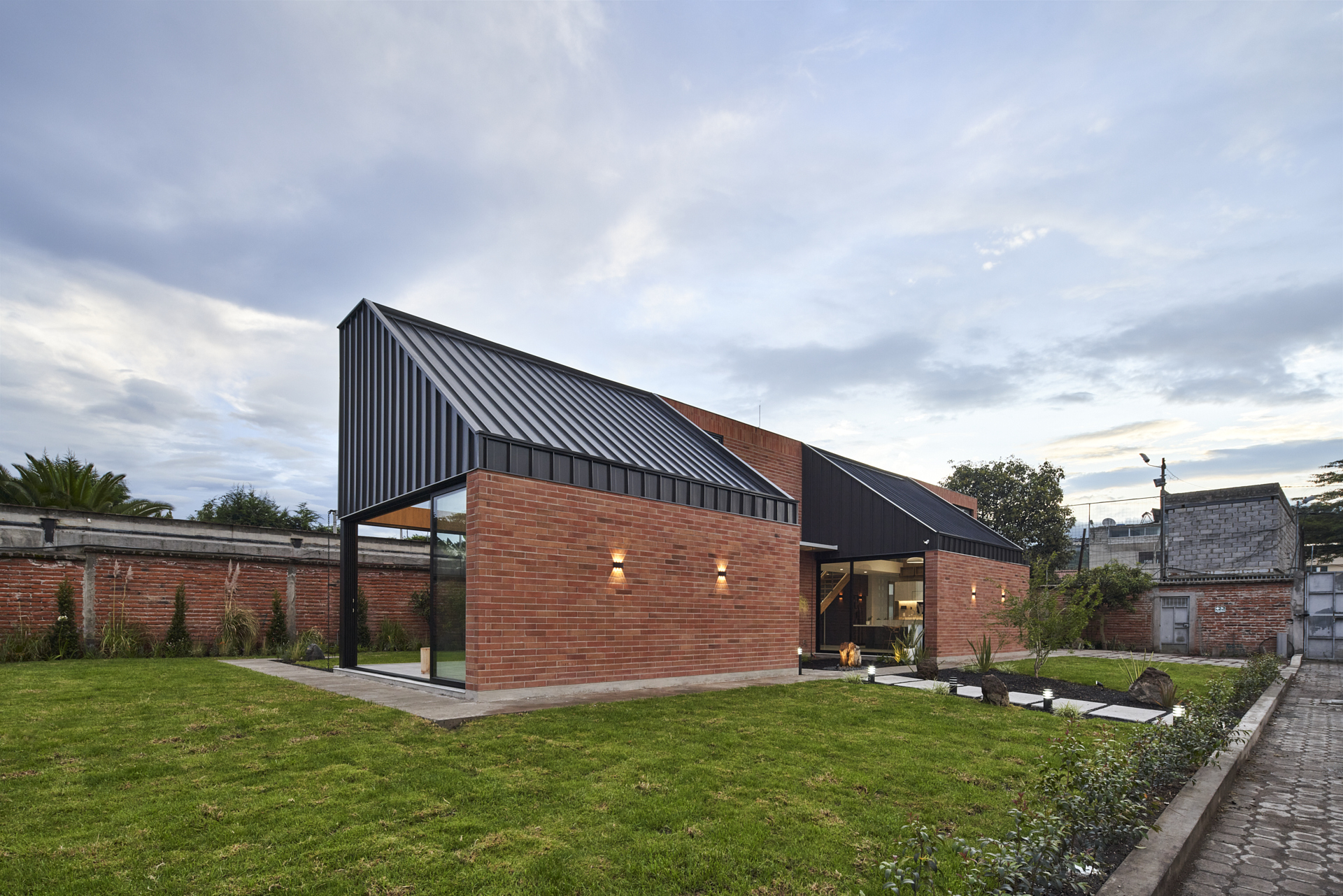 花园之间的房子丨TEC Taller EC-14