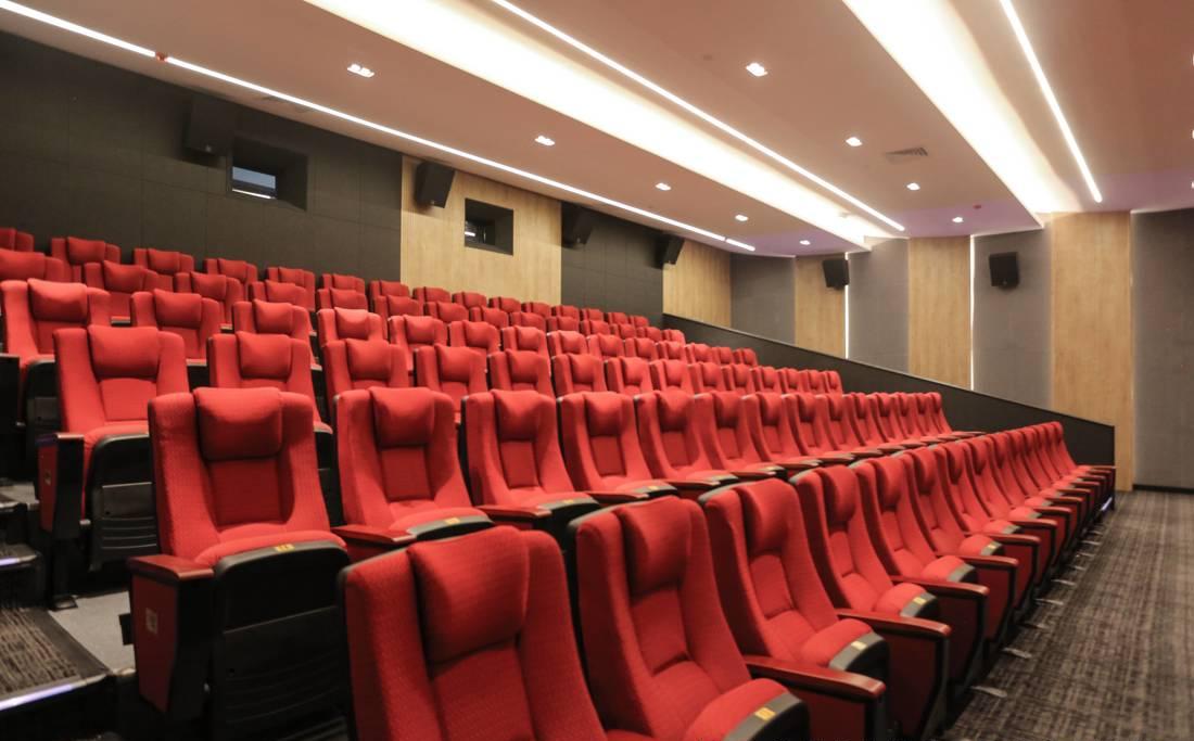 红色精神下的影院设计-21