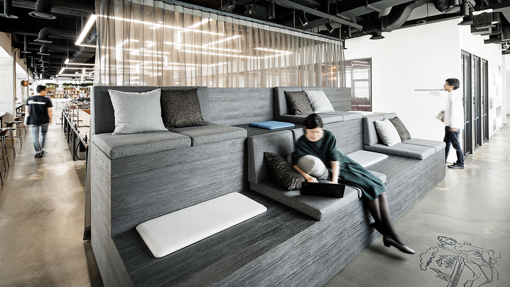 首尔江南区现代信用卡工作室黑-7