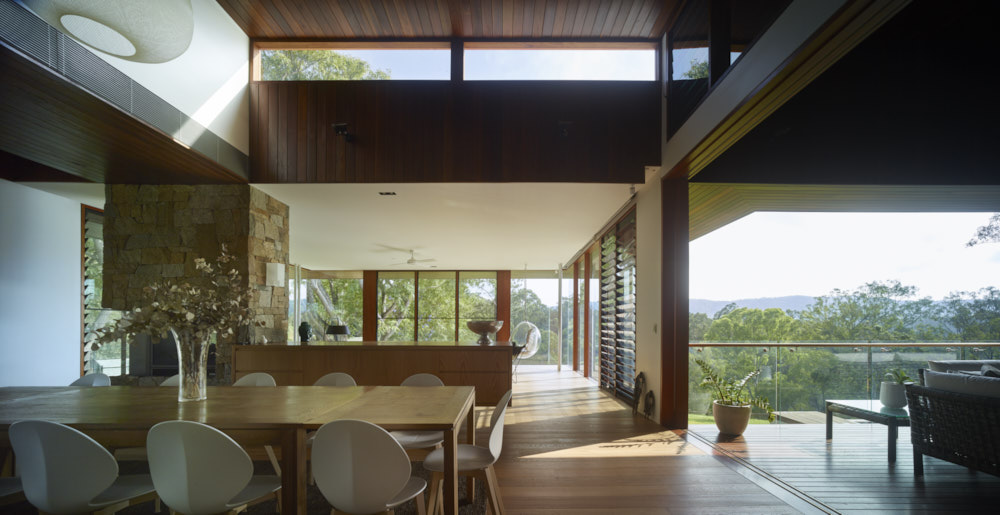 鹿 hurst 别墅 | 现代主义倾向的透明与坚实之作-15