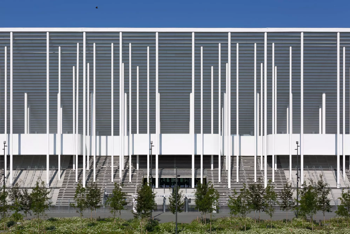 细柱顶起苍穹，优雅体育场馆和火爆赛事的火花-4