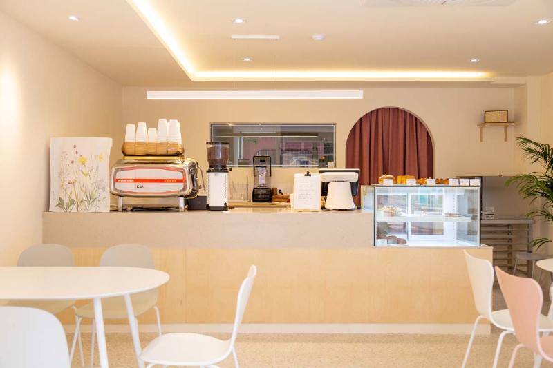 17 坪温馨咖啡馆，简约现代风格的魅力-12