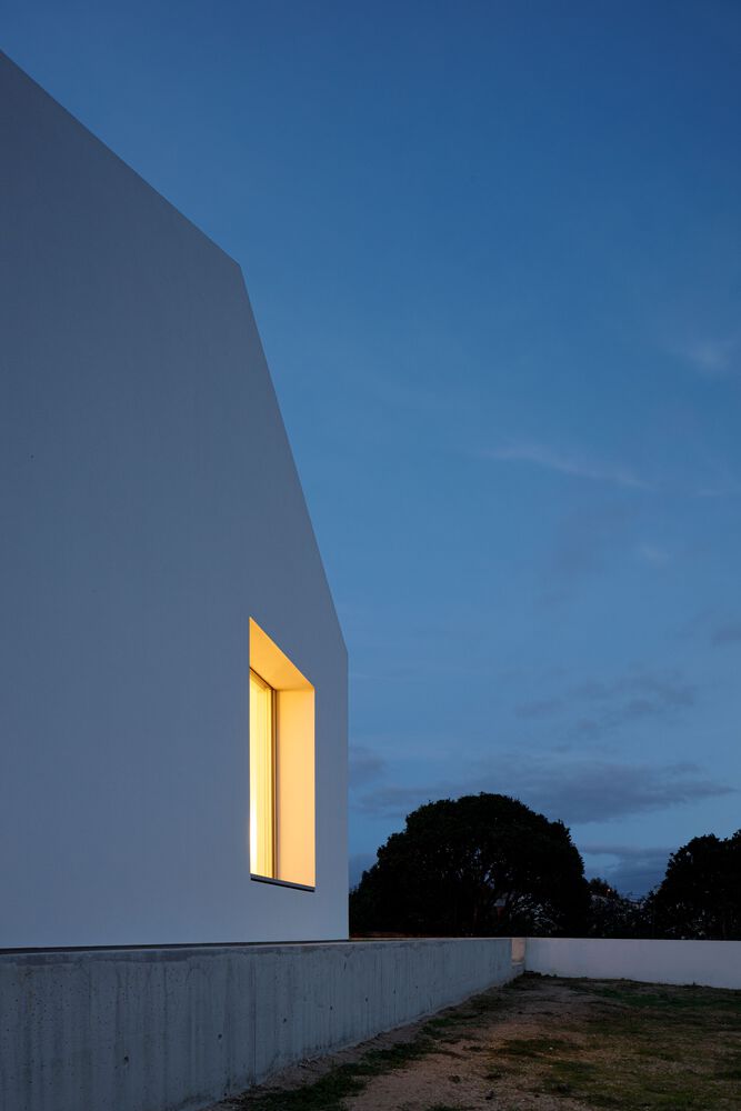 三个倾斜屋顶清晰空间层次的住宅设计丨戈者设计-18