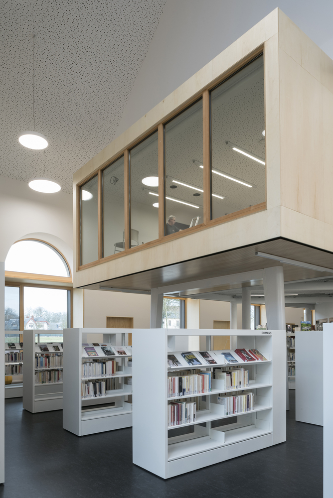 Lunéville 多媒体图书馆-41