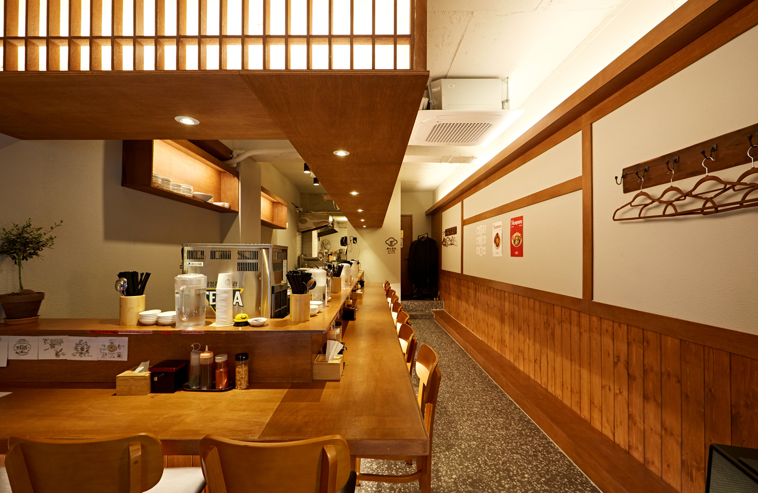 15 平极简餐厅，白色与木色打造温馨空间-4