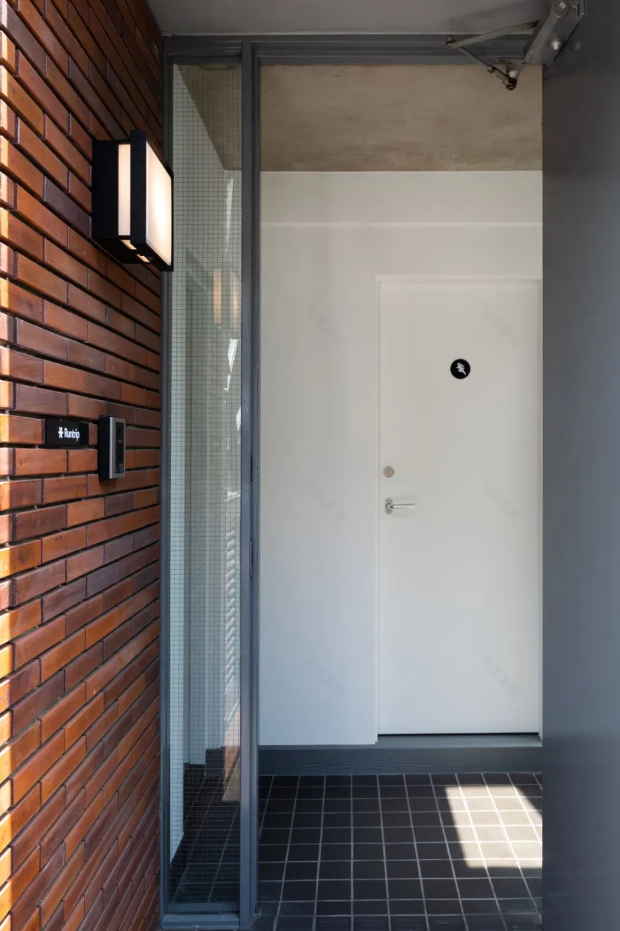 赋予老建筑新生命的“Runtrip”办公室丨日本东京丨van der Architects-21