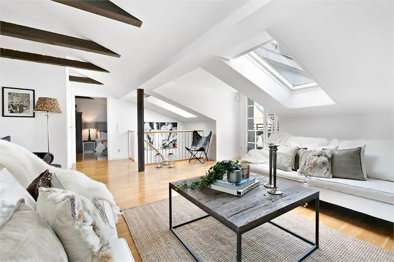 家庭生活二层楼设计 | 私密空间与互动的完美结合-7