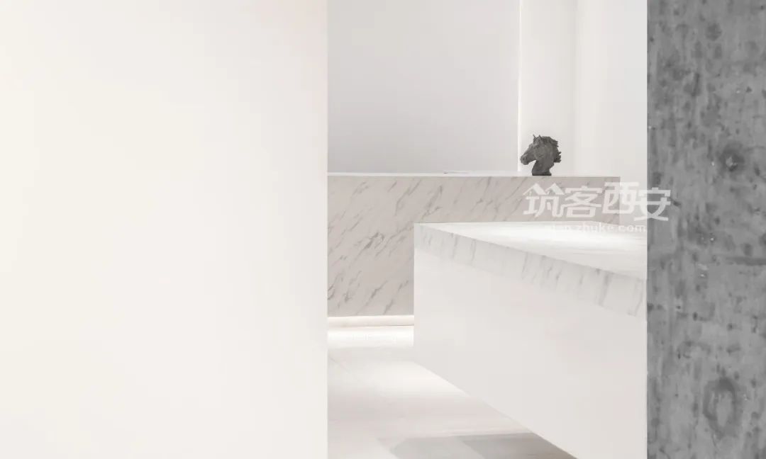 LEO BUYER · 留白 服装店 | 极简留白,无尽想象空间-100