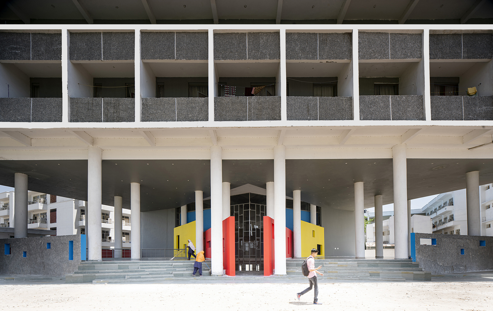 印度 CGC 学生宿舍丨Charged Voids-24