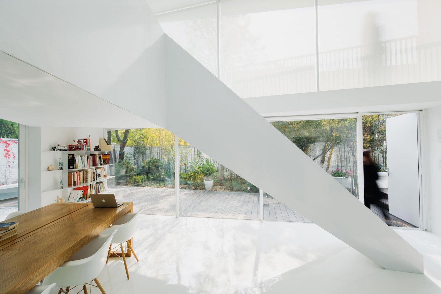 北京顺义纯白两层别墅 | 混合工作室的室内设计杰作-18