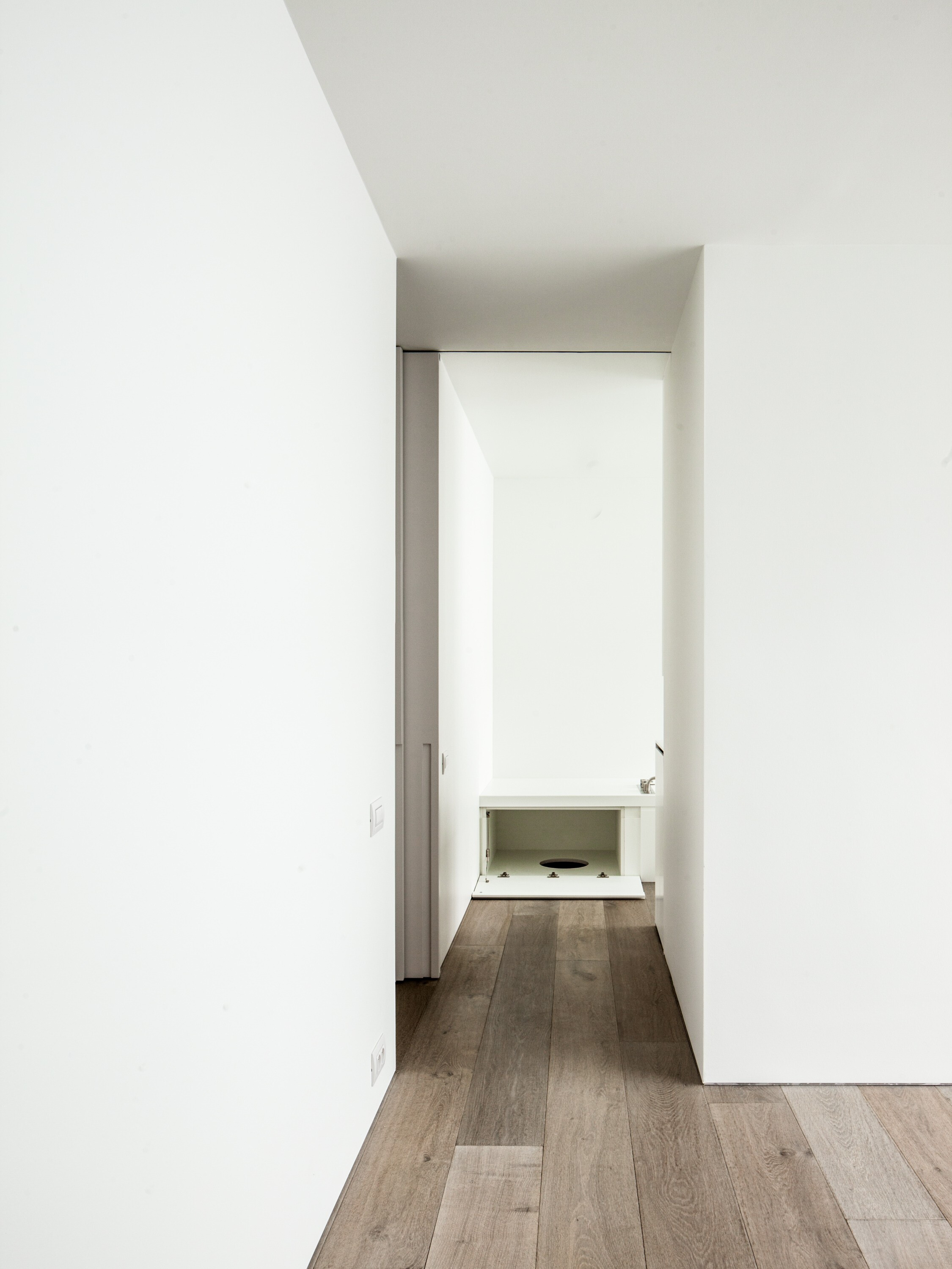 比利时 Aalst 山巅别墅——简约优雅的私人住宅设计-22