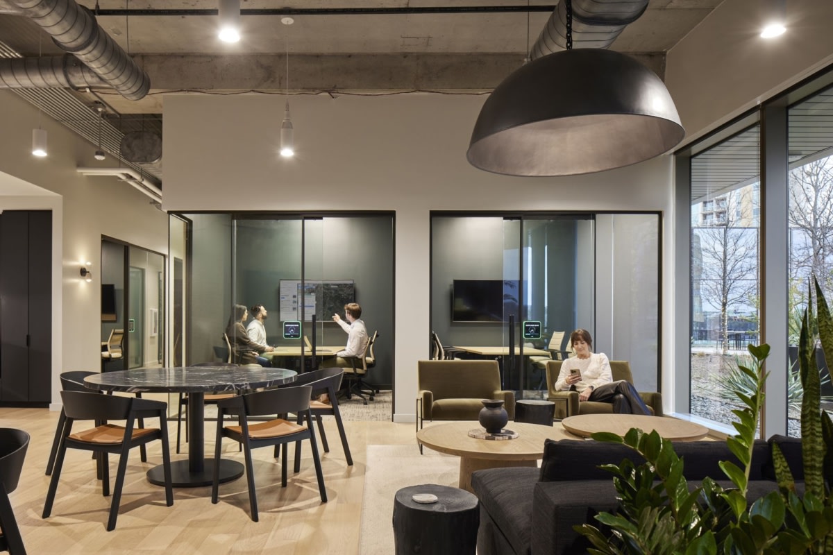 Stream Realty Partners Offices by Corgan-21