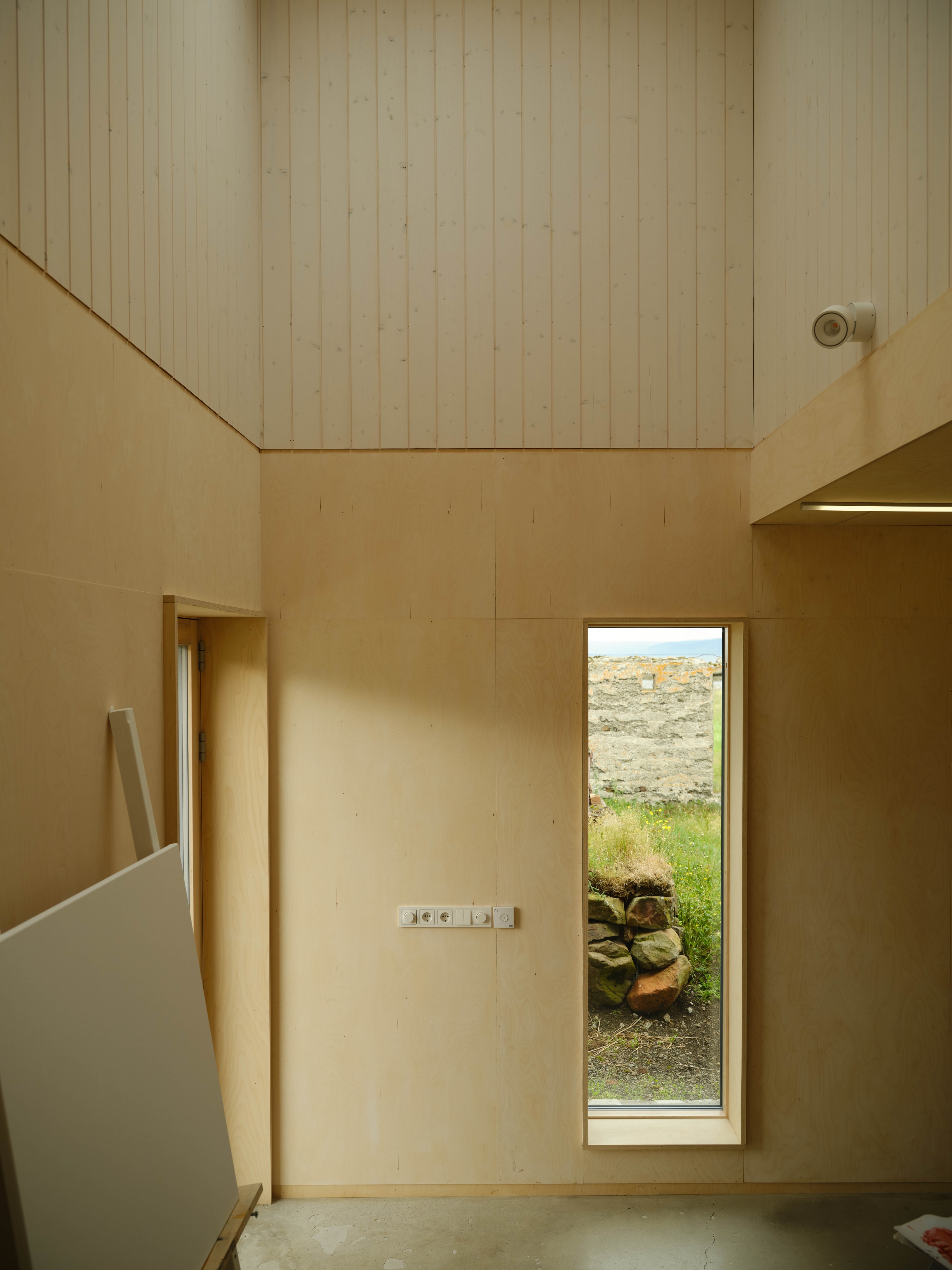 冰岛原生态艺术家工作室与度假屋改造-57