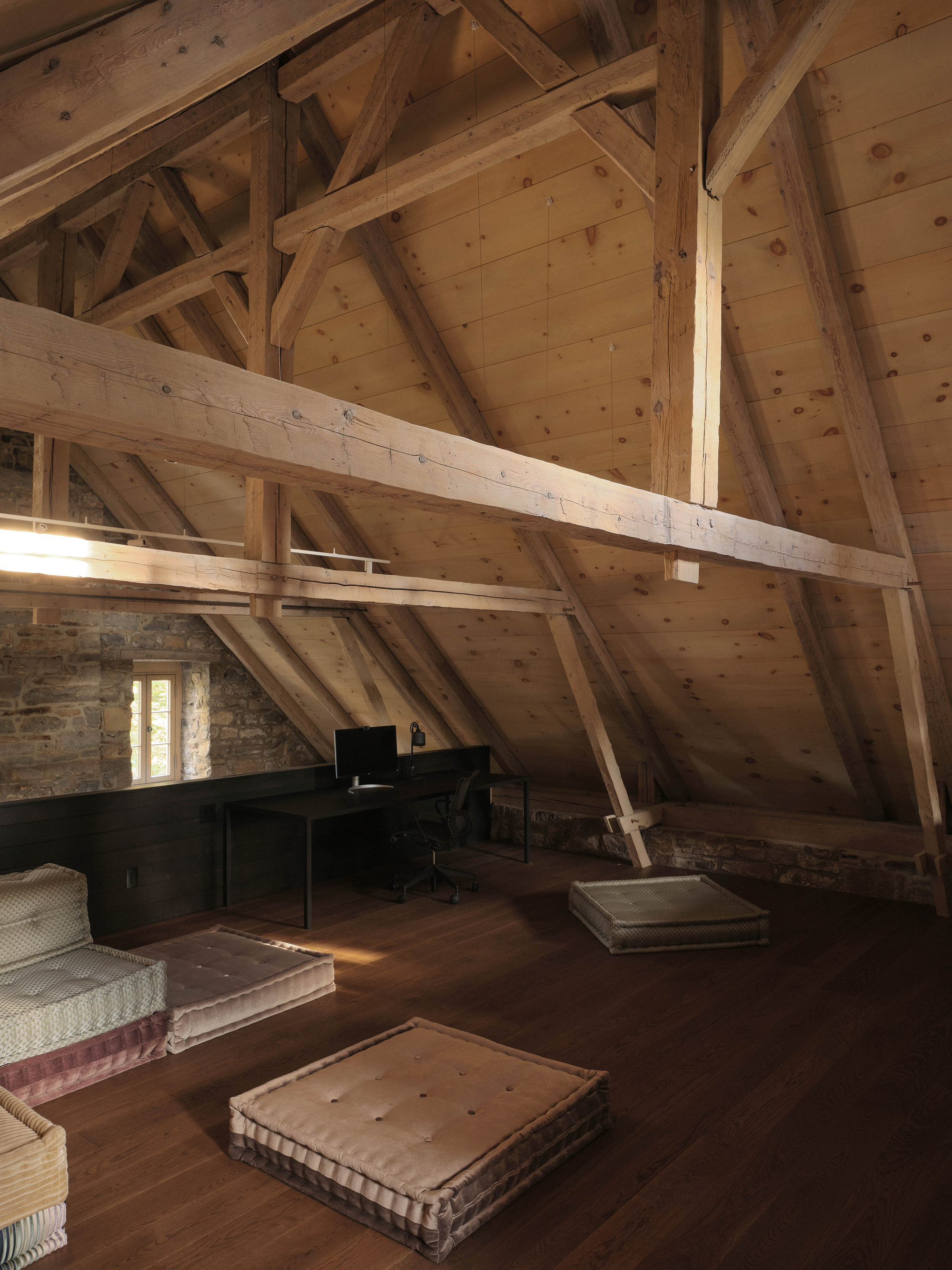 欧贝之家（注：Maison常见作房屋、住宅等意思，Aubé一般作姓氏，这里结合常见表达意译为欧贝之家 ） 丨加拿大丨YH2 Architecture-23