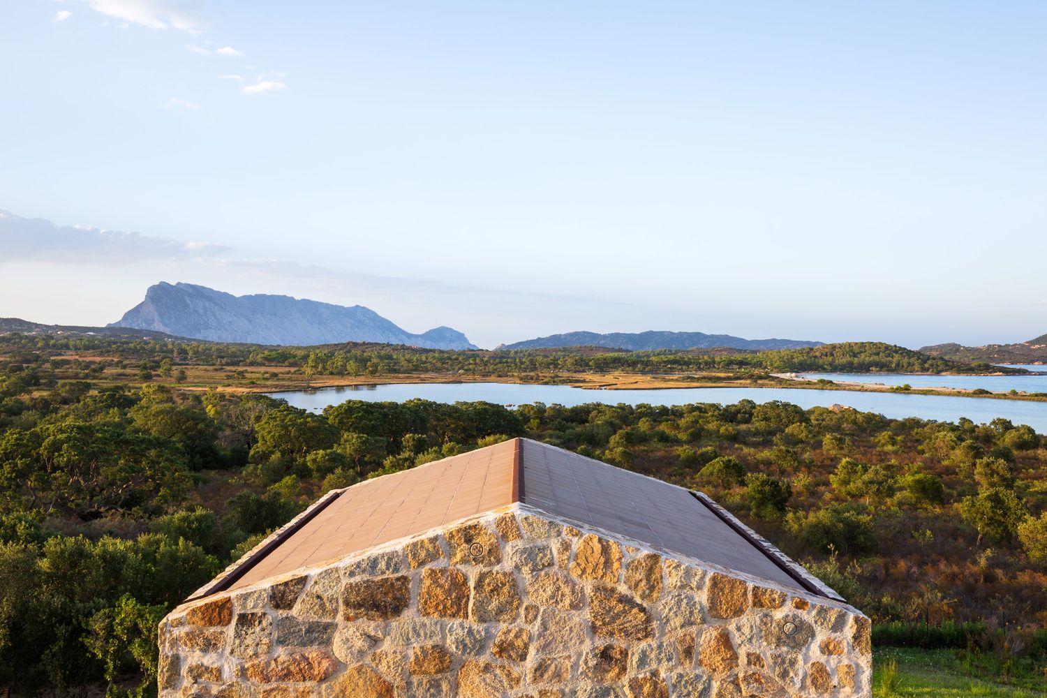 撒丁岛石屋的现代诠释-35