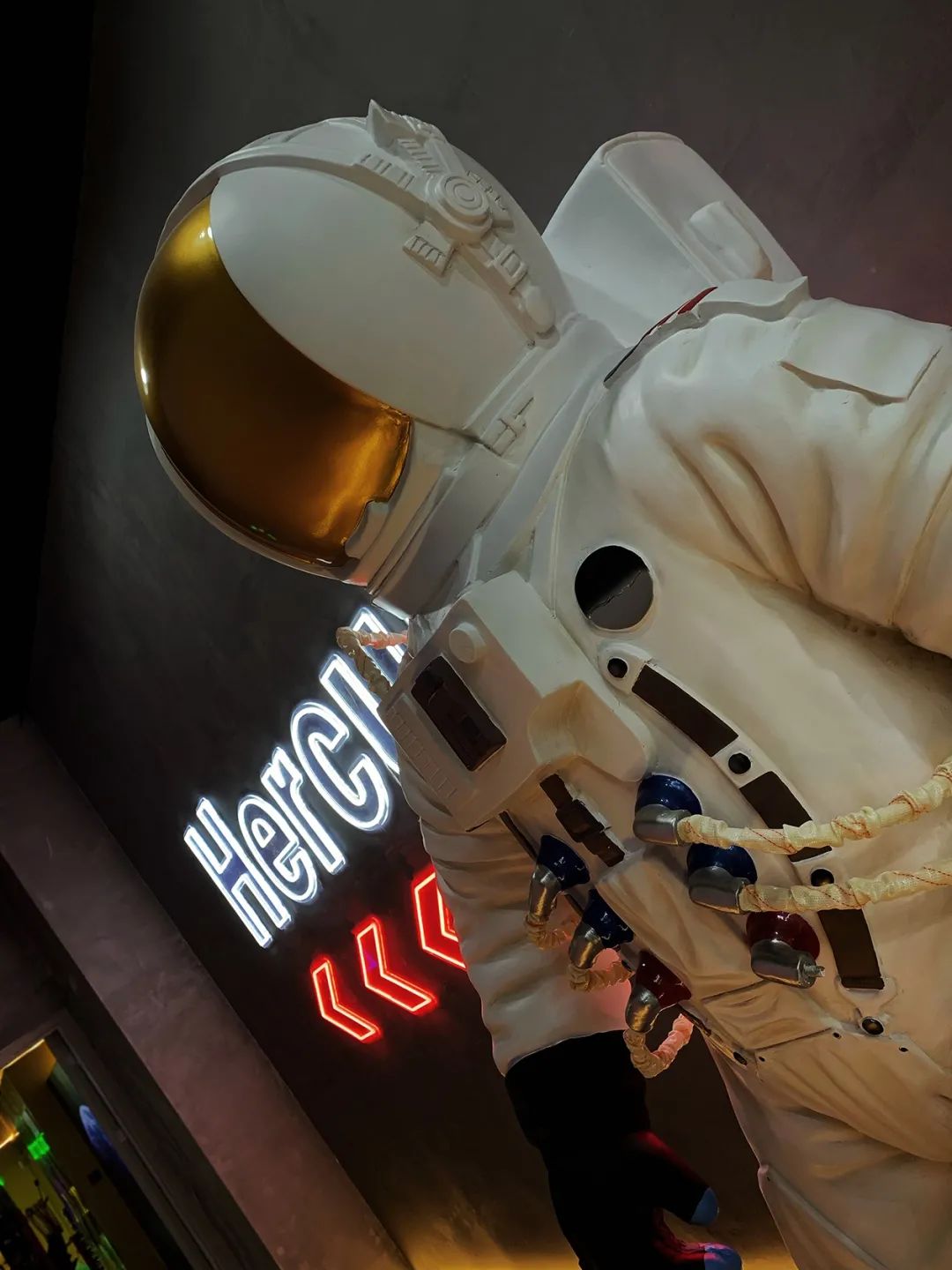 科幻星际健身空间 · 海格力斯健身休闲生活会所丨中国济南丨DHYP 东荷逸品空间设计-48