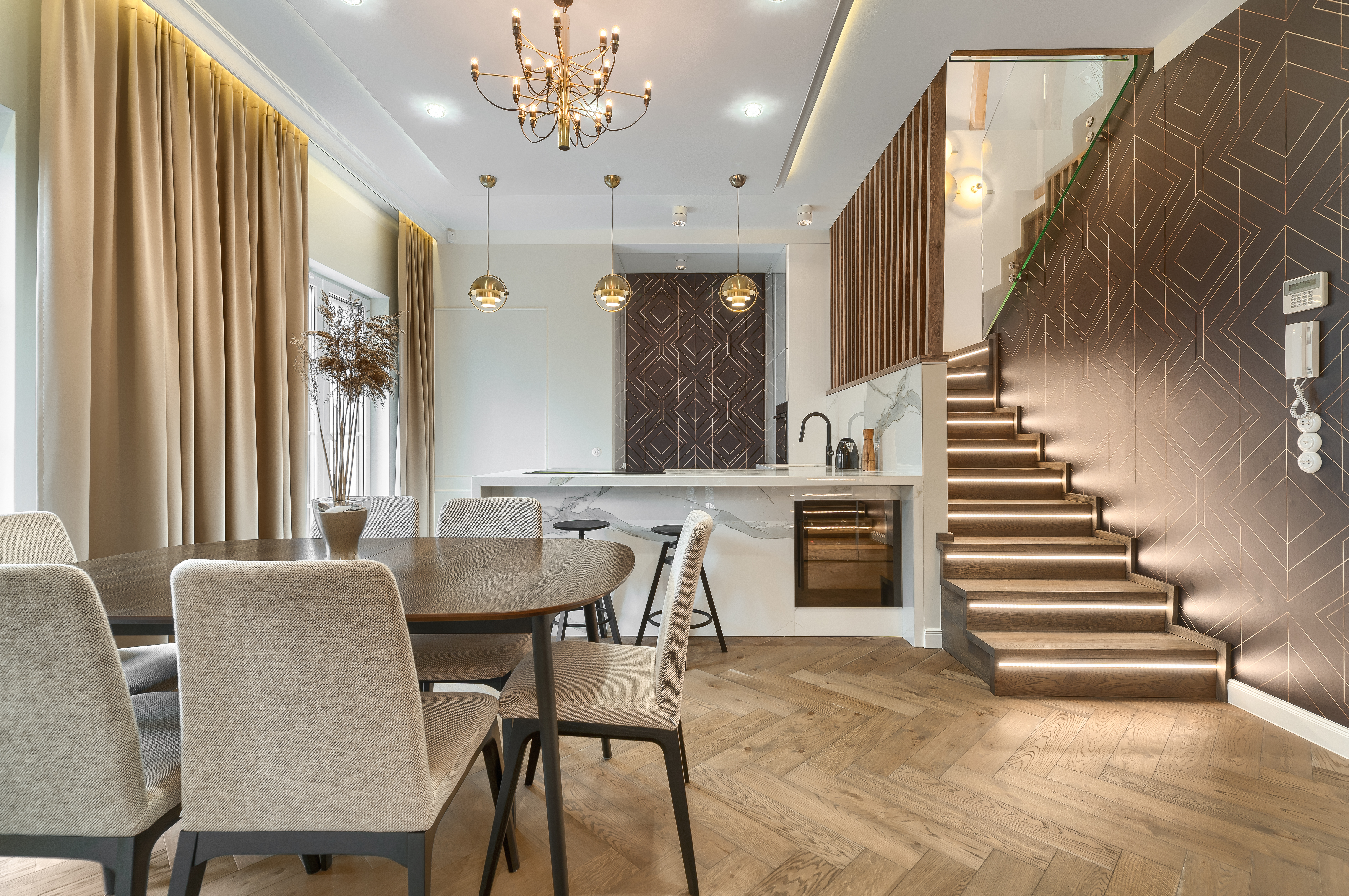 V44_open kitchen & dining room-1