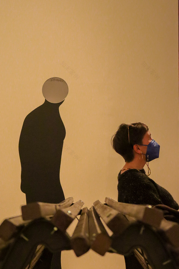 回声,一座城市的反射(注:refle·os推测应为reflejos,西班牙语反射、反响之意) -92