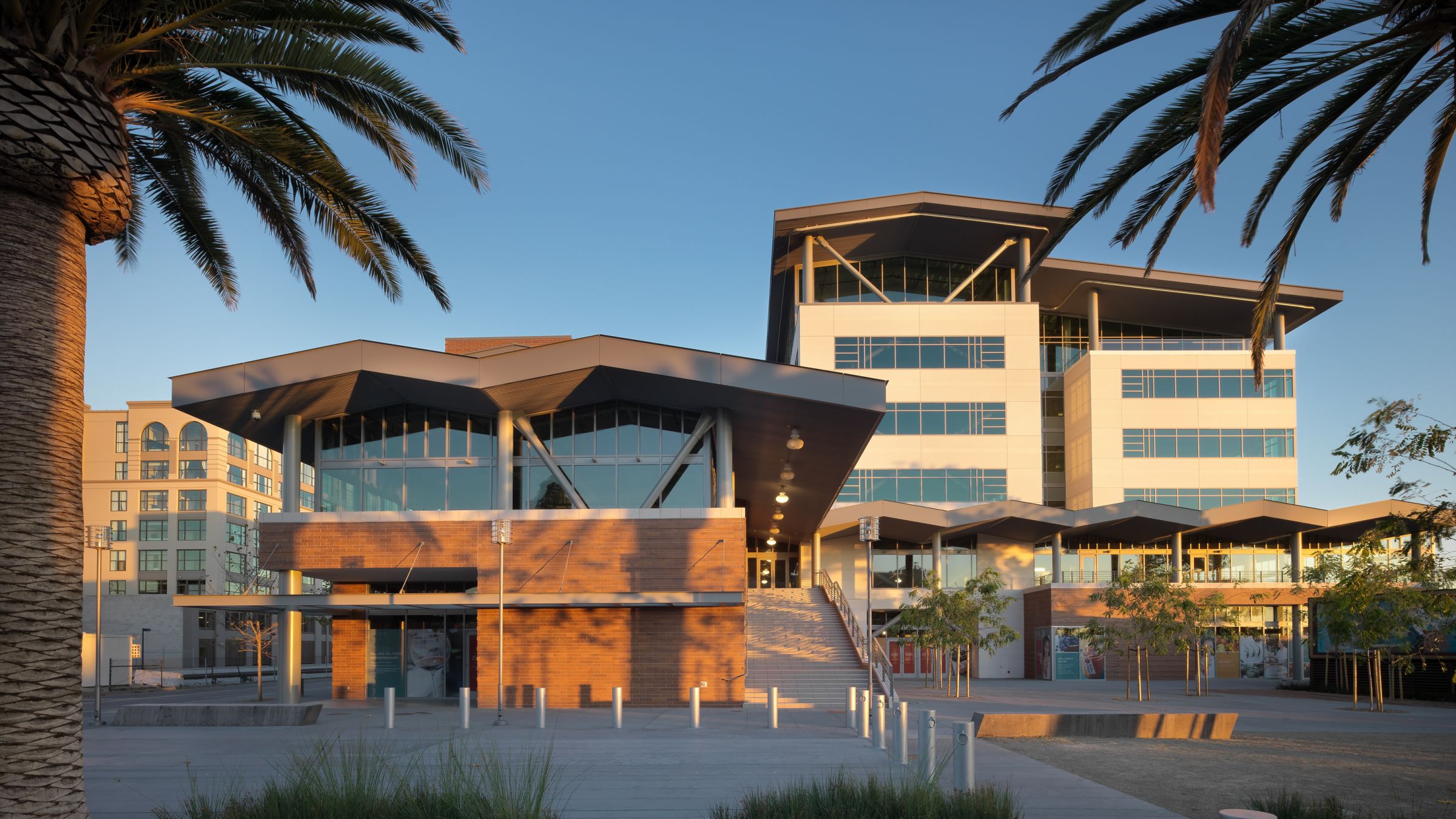 Jack London Square Marketplace -0
