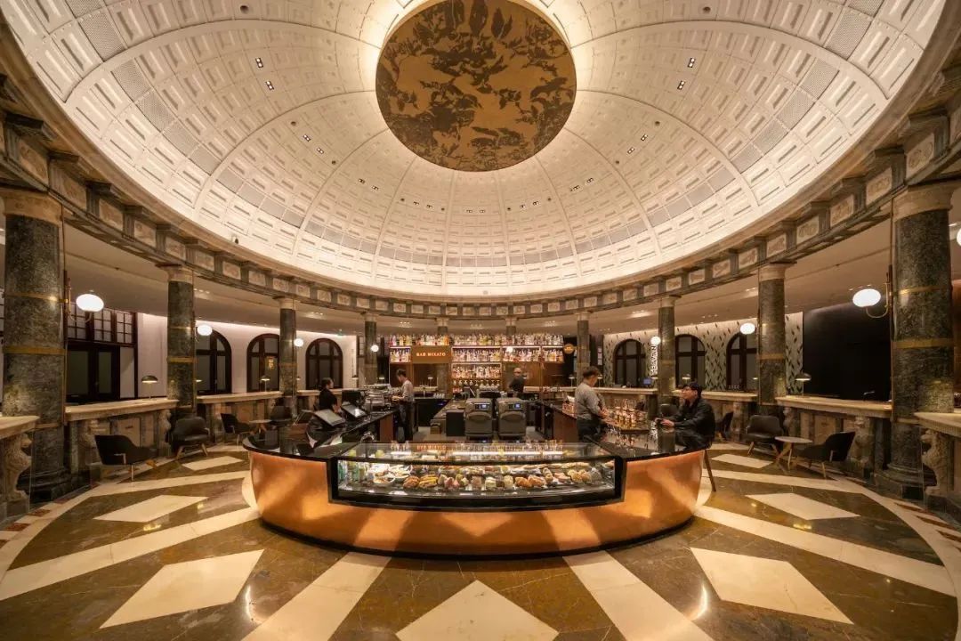 全球最美星巴克,花店、水族馆、百樱共赏-59