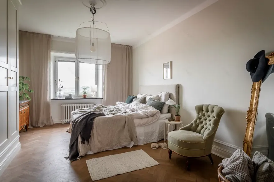 红白棋盘地板 | 古老公寓的现代魅力-21