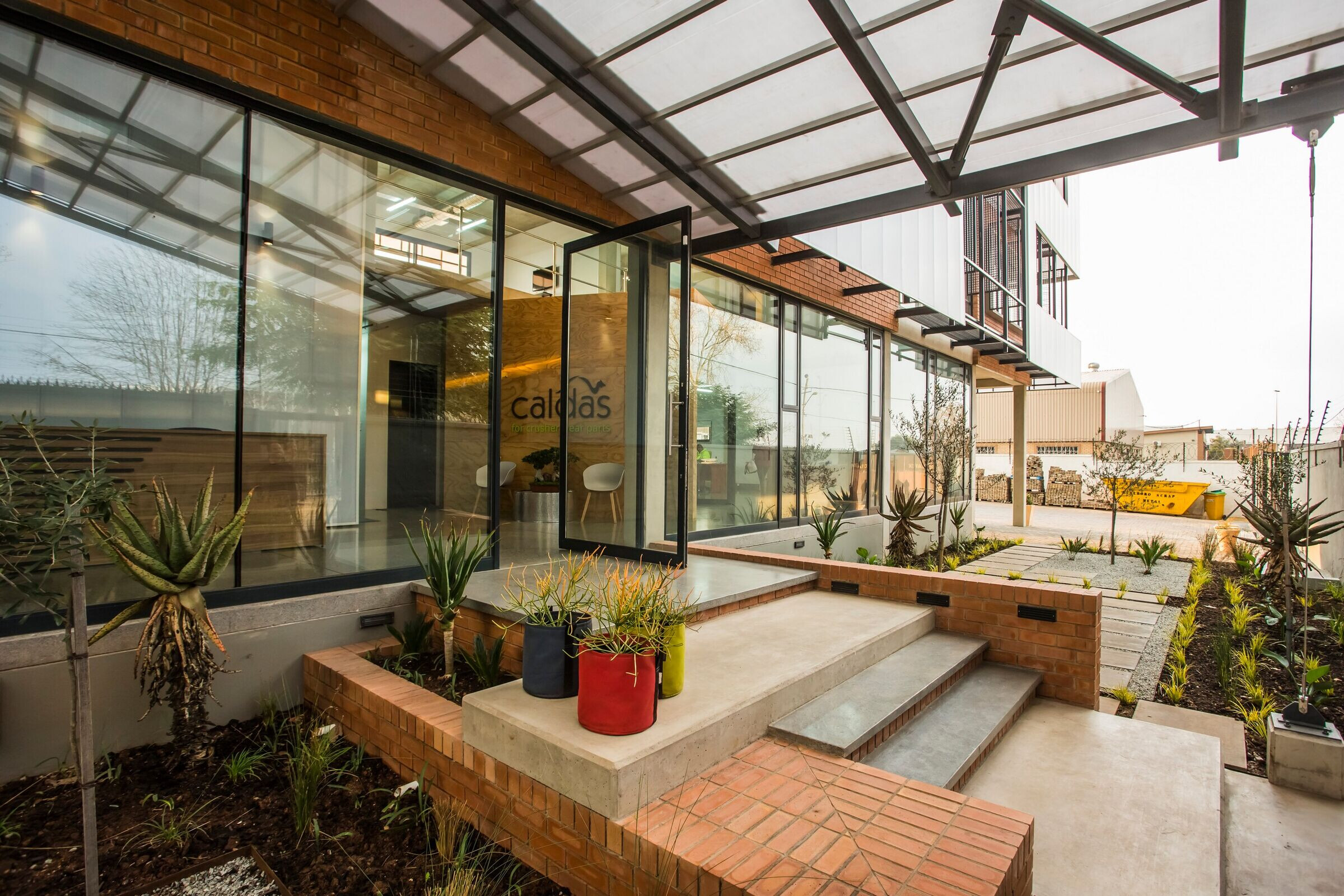 南非 Rubela Park Offices | 工业风绿建筑的典范-58