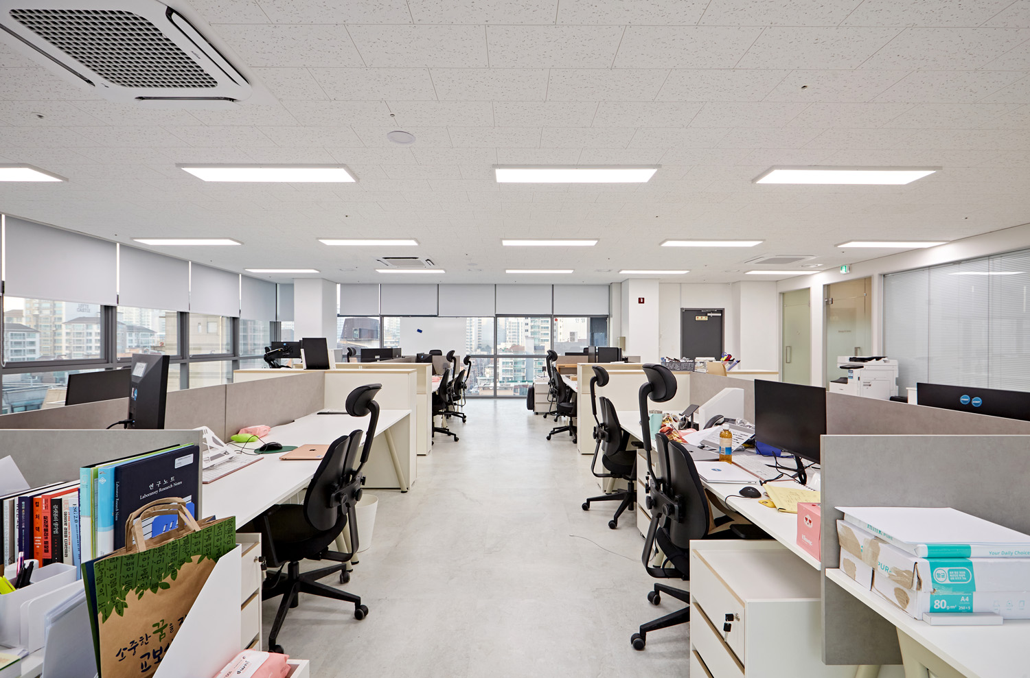 现代简约风格的 67 平米办公室设计-24