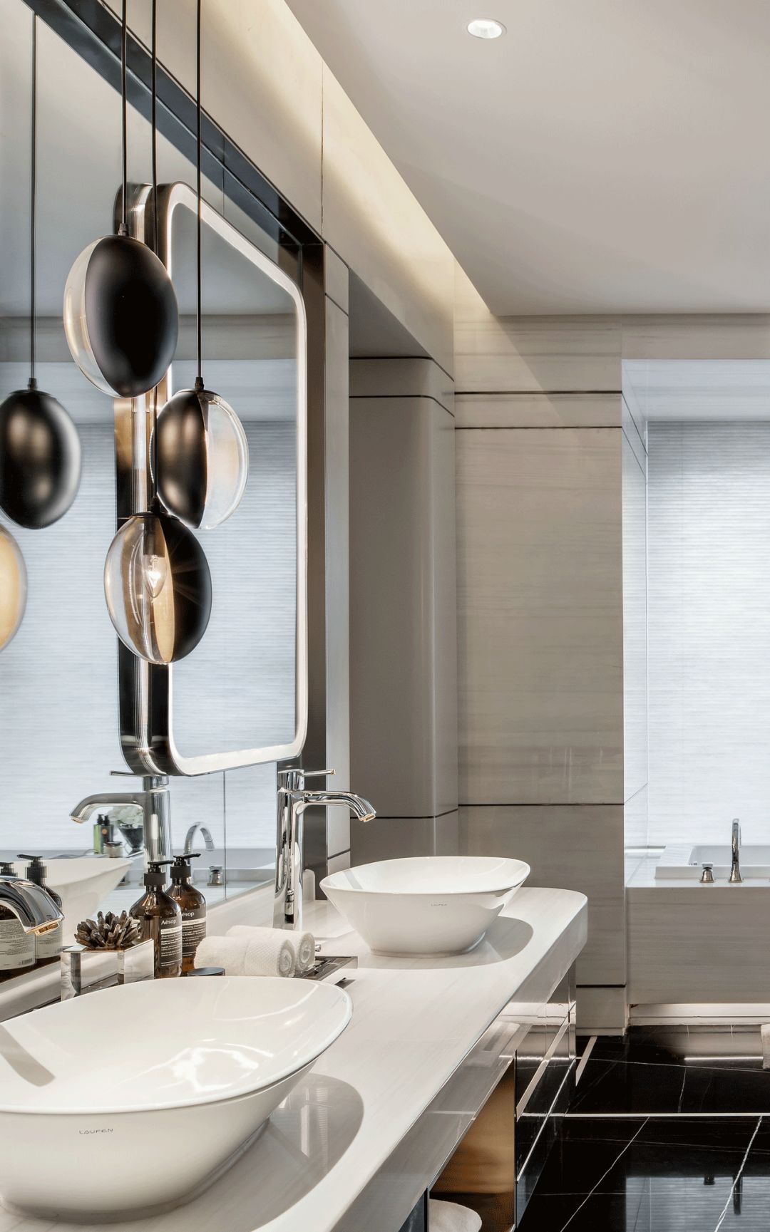 南国鼎峰打造都会新贵之家 | 金属旋转楼道、园林式空间设计-60