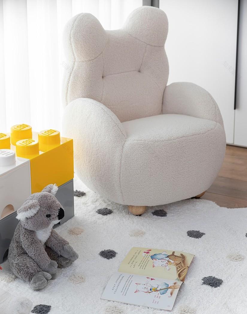 灰色调温馨别墅,午后光影下的和谐空间-43