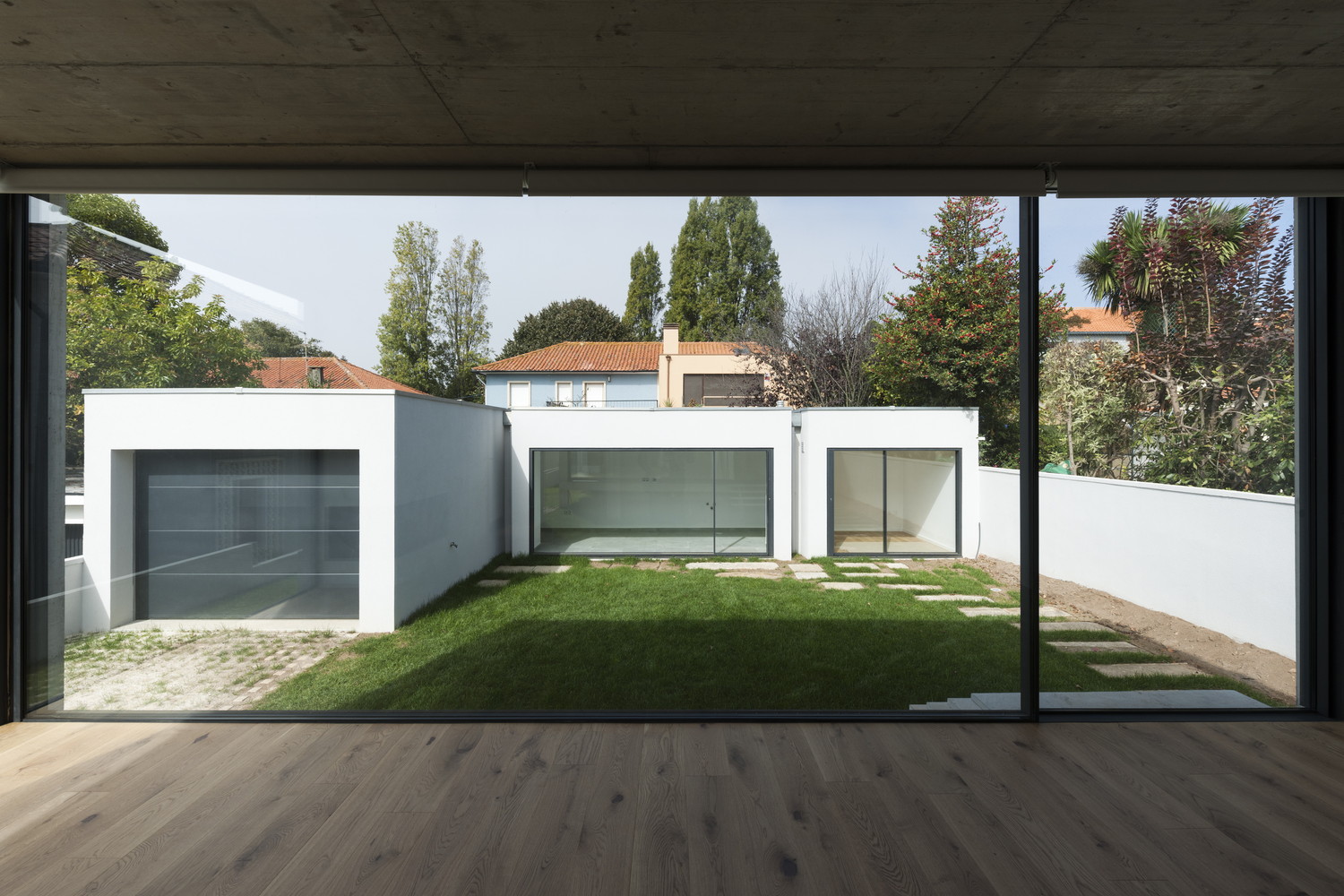 波尔图半独立式住宅翻新-41