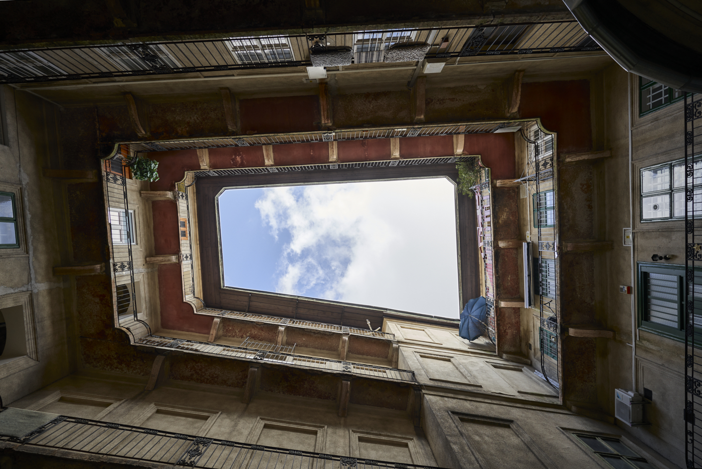 布达佩斯内部庭院 2 号丨HungaryBudapest-3