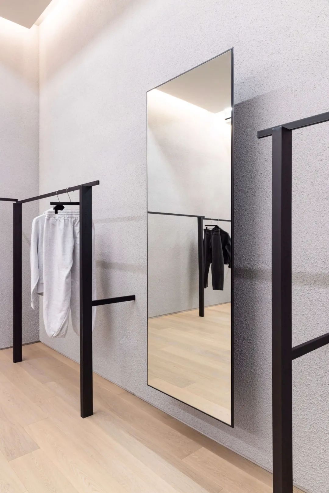 首尔 Coor 极简服装店设计丨韩国首尔丨Unravel-24