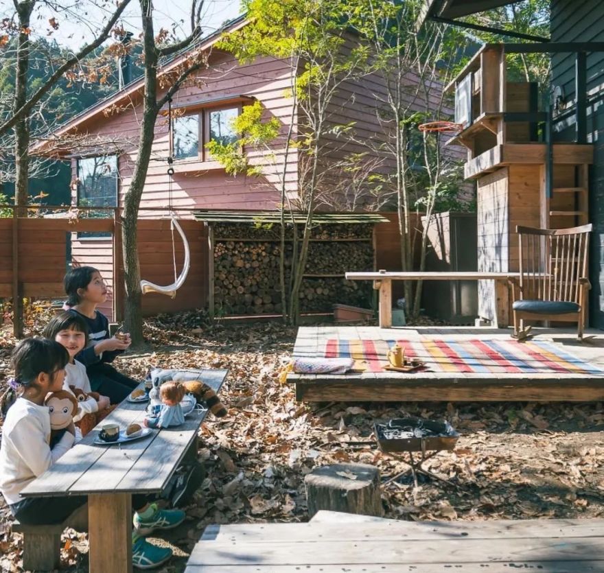 三胎家庭住进深山10年,人均6㎡卧室,却坐拥整片山林-131
