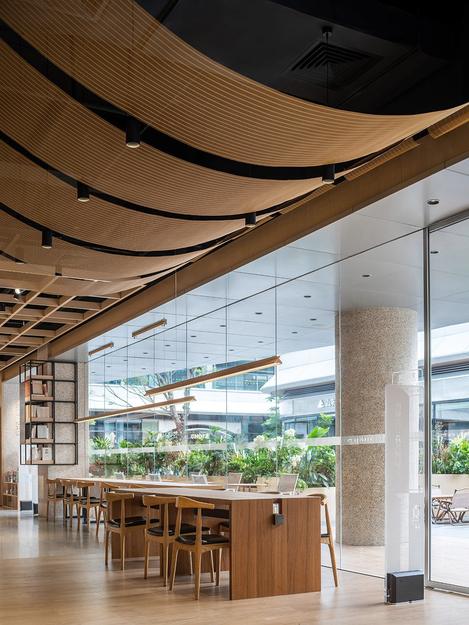 覔书店深圳大运天地店丨中国深圳丨MOC DESIGN OFFICE-62