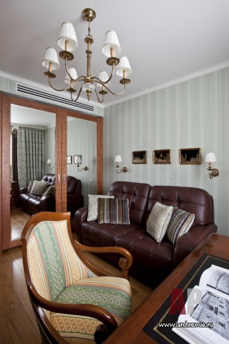 三室传统带彩绘玻璃与向日葵元素公寓丨Яровикова Анна,Мясникова Юлия-36