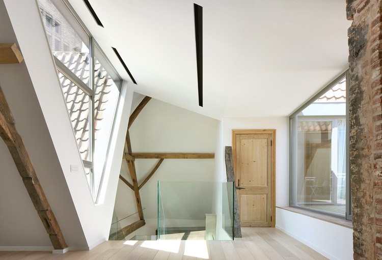 Protected Houses Renovation  Atelier Tom Vanhee-24