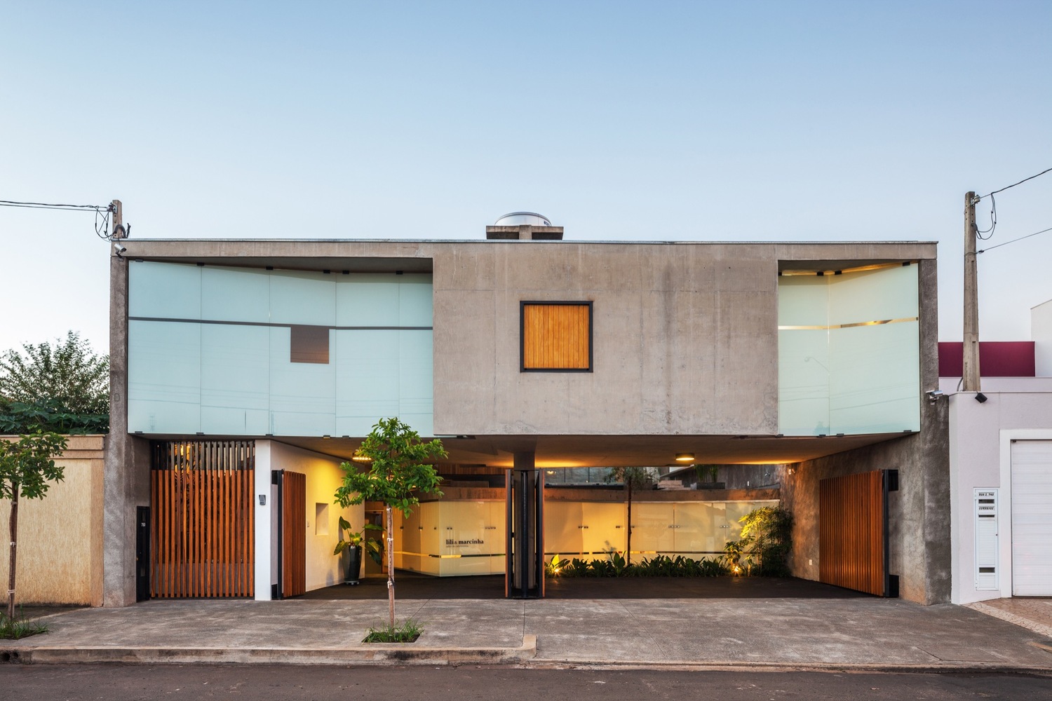 巴西奥兰蒂亚住宅 · 共生设计展现居住与工作空间-13