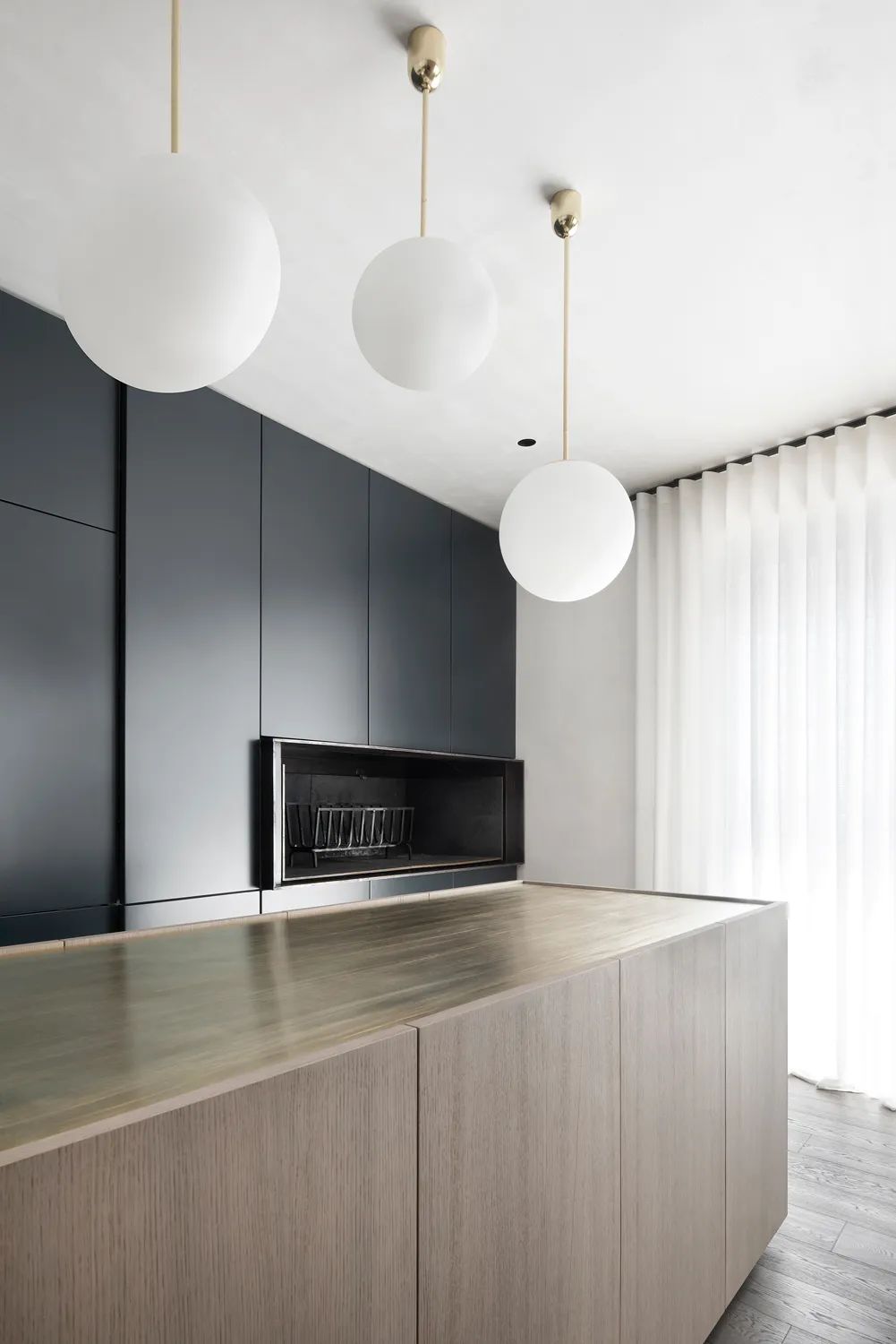 简约现代公寓设计，展现大树装饰品质-12