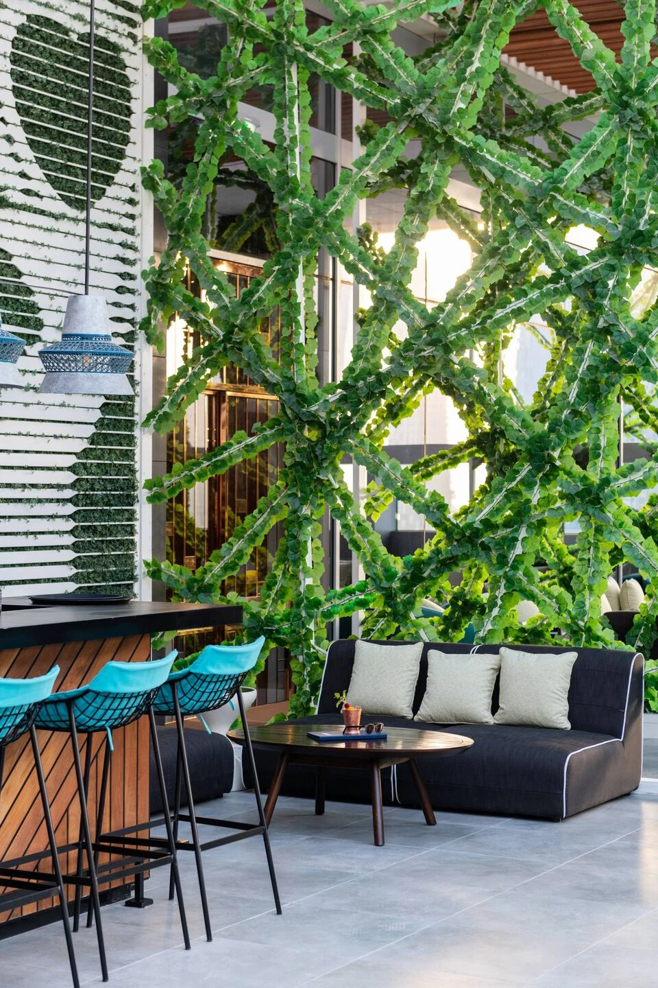 迪拜 Waldorf Astoria 酒店 St. Trop 池畔餐厅设计-31