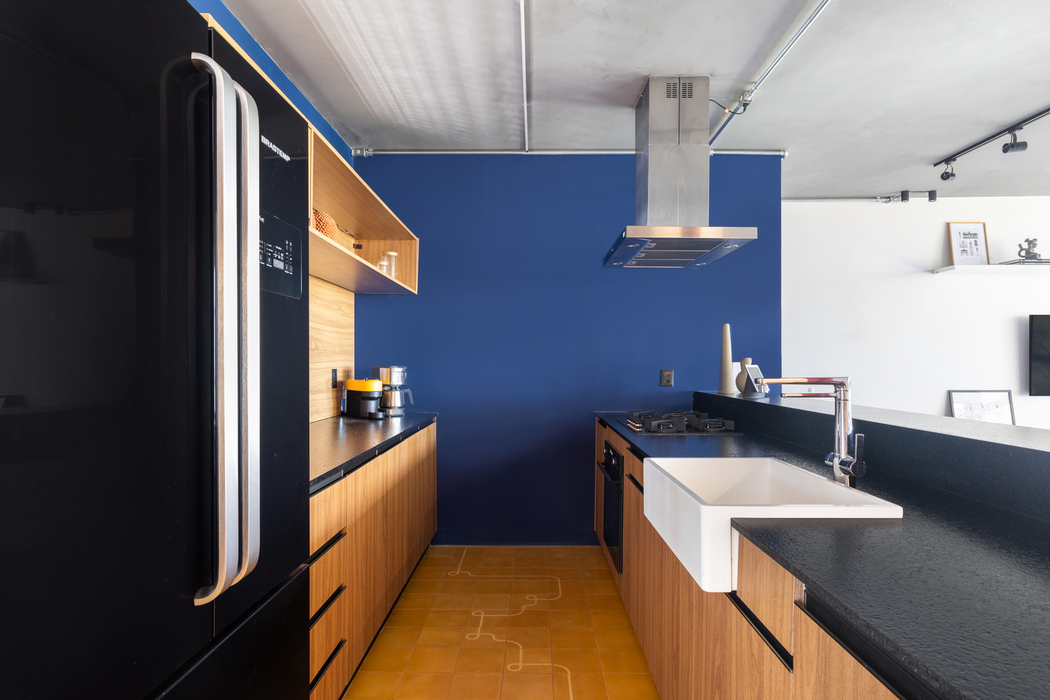 巴西利亚色彩公寓的惊艳蜕变丨巴西巴西利亚丨Umdiedro Arquitetura-26