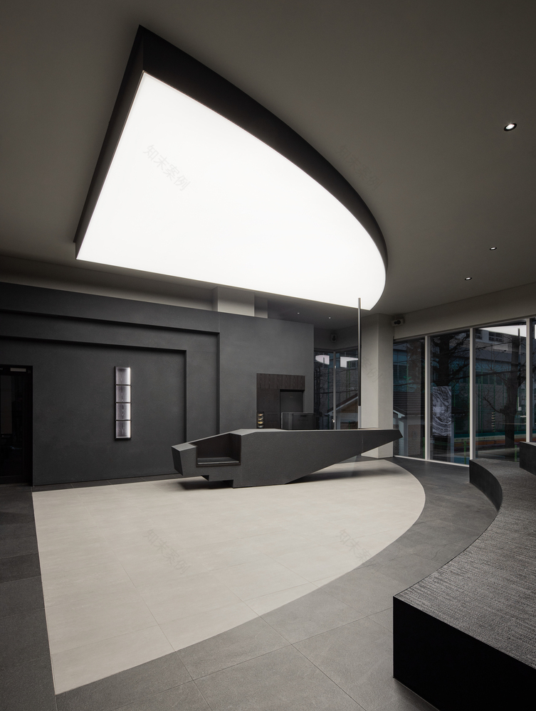 韩国 DMIL Office Lounge · 黑白简约的新媒体空间丨韩国首尔丨Plainoddity-35