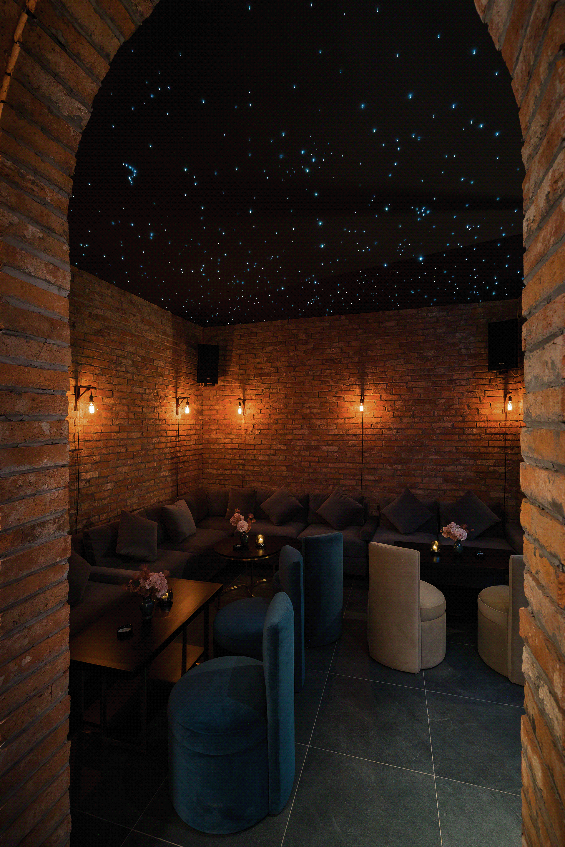 FRIDAYS BAR 室内外照片丨越南河内丨DTA 工作室-22