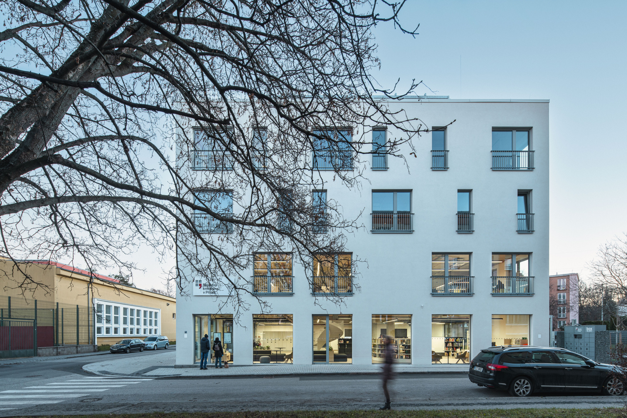 彼得里纳图书馆丨捷克丨monom-30