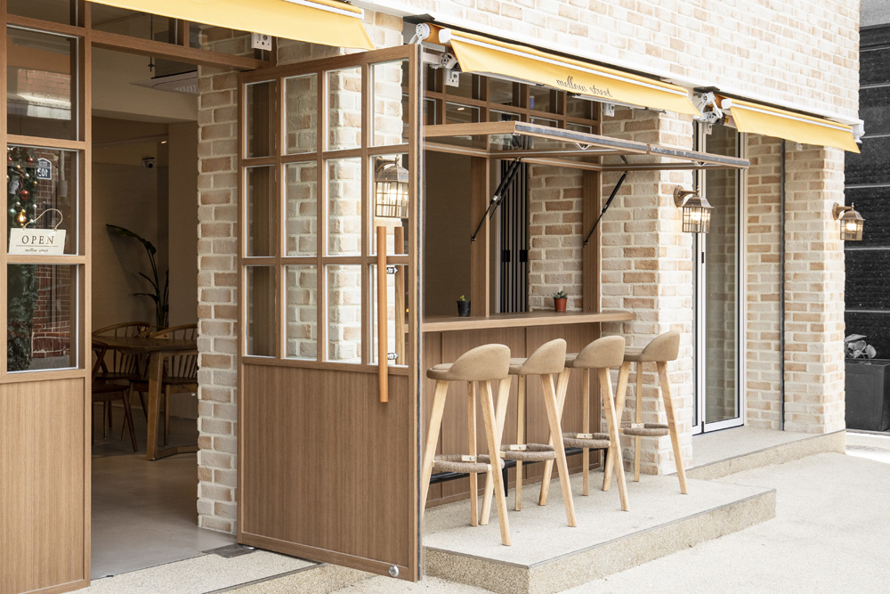 温馨优雅的白色与木色调餐厅设计-24