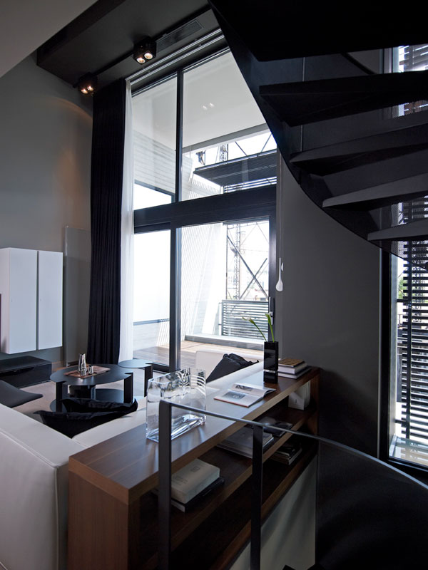 灰色城市阁楼公寓丨希腊雅典丨Theano Potamianou  Ravazoula-7
